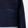 Maglione girocollo con tasca sul petto e stampa