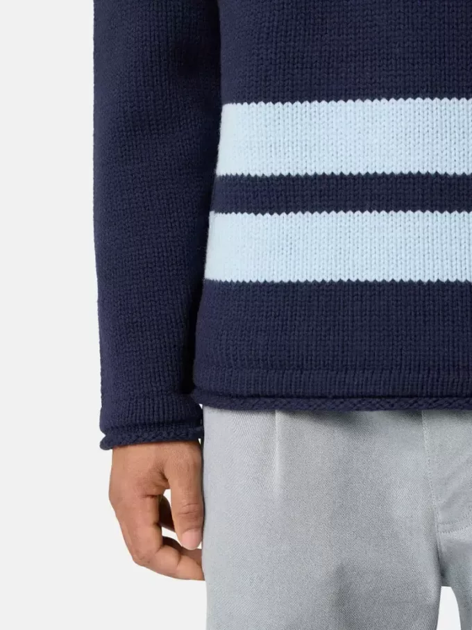 Maglione girocollo con tasca sul petto e stampa