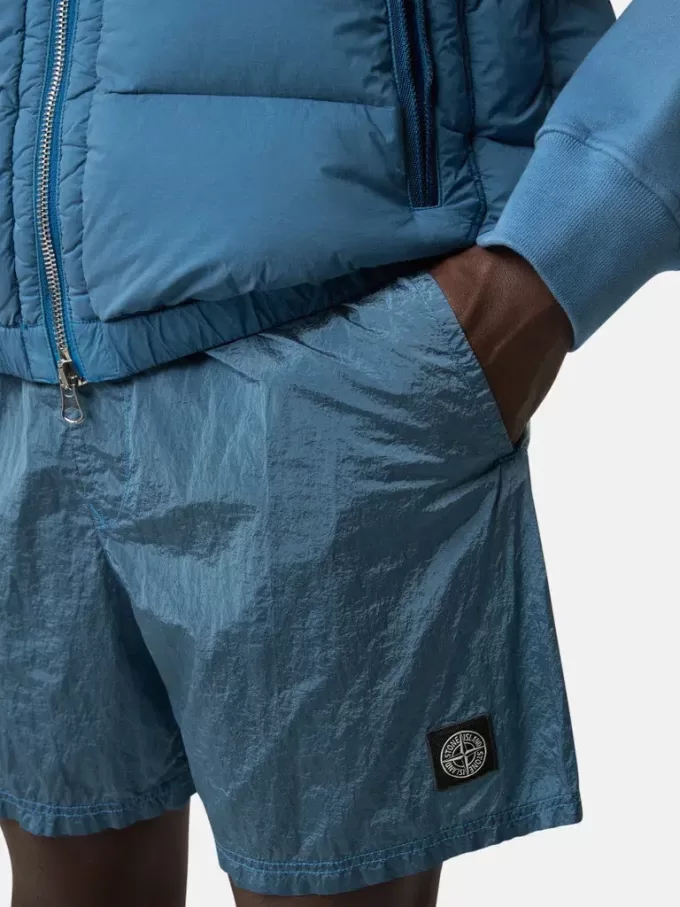 Morbidi pantaloncini da bagno con tasche e fodera in rete. Morbidi pantaloncini da bagno con tasche e fodera in rete.