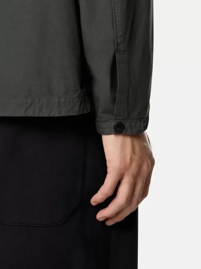 Overshirt comoda con tasche sul petto a strati Overshirt comoda con tasche sul petto a strati
