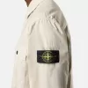 Overshirt comoda con tasche sul petto e chiusura a bottoni automatici Overshirt comoda con tasche sul petto e chiusura a bottoni automatici