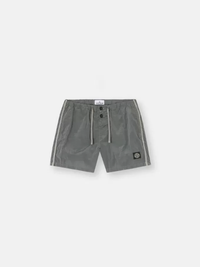 Pantaloncini da bagno slim fit con tasche e fodera in rete Pantaloncini da bagno slim fit con tasche e fodera in rete