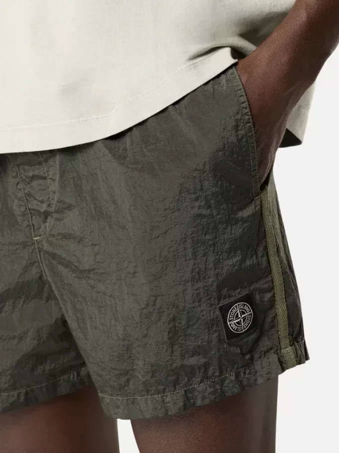 Pantaloncini da bagno slim fit con tasche e fodera in rete