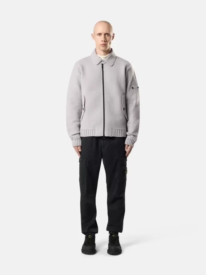 Pantaloni cargo dal taglio regolare e affusolato con elastico in vita Pantaloni cargo dal taglio regolare e affusolato con elastico in vita