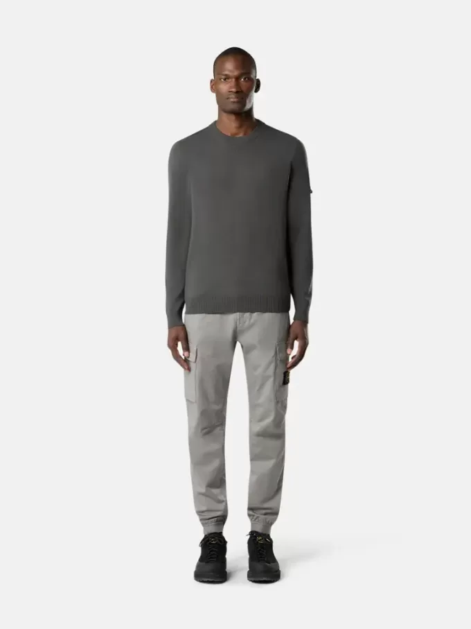 Pantaloni cargo dal taglio regolare e affusolato con elastico in vita Pantaloni cargo dal taglio regolare e affusolato con elastico in vita