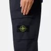 Pantaloni cargo dal taglio regolare e affusolato con elastico in vita Pantaloni cargo dal taglio regolare e affusolato con elastico in vita