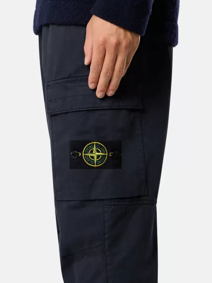 Pantaloni cargo dal taglio regolare e affusolato con elastico in vita Pantaloni cargo dal taglio regolare e affusolato con elastico in vita