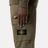 Pantaloni cargo dal taglio regolare e affusolato con elastico in vita Pantaloni cargo dal taglio regolare e affusolato con elastico in vita