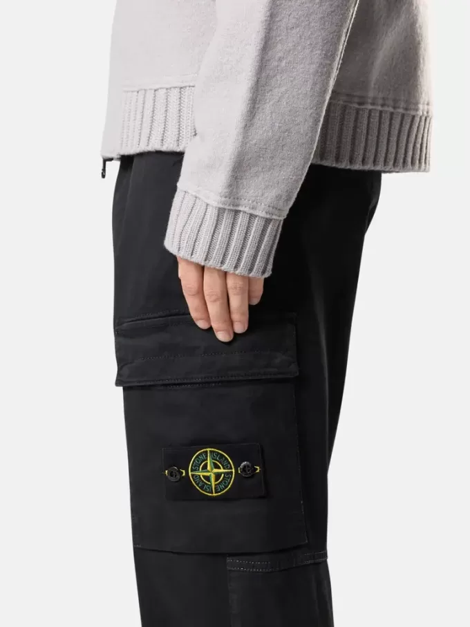 Pantaloni cargo dal taglio regolare e affusolato con elastico in vita Pantaloni cargo dal taglio regolare e affusolato con elastico in vita