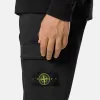 Pantaloni cargo dal taglio regolare e affusolato con elastico in vita Pantaloni cargo dal taglio regolare e affusolato con elastico in vita