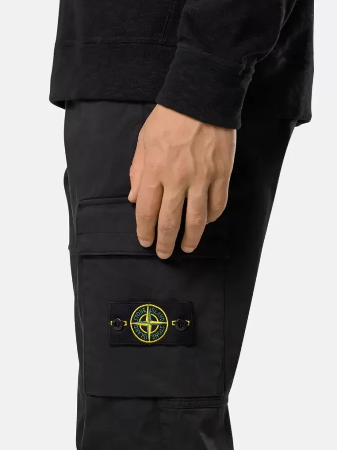 Pantaloni cargo dal taglio regolare e affusolato con elastico in vita Pantaloni cargo dal taglio regolare e affusolato con elastico in vita