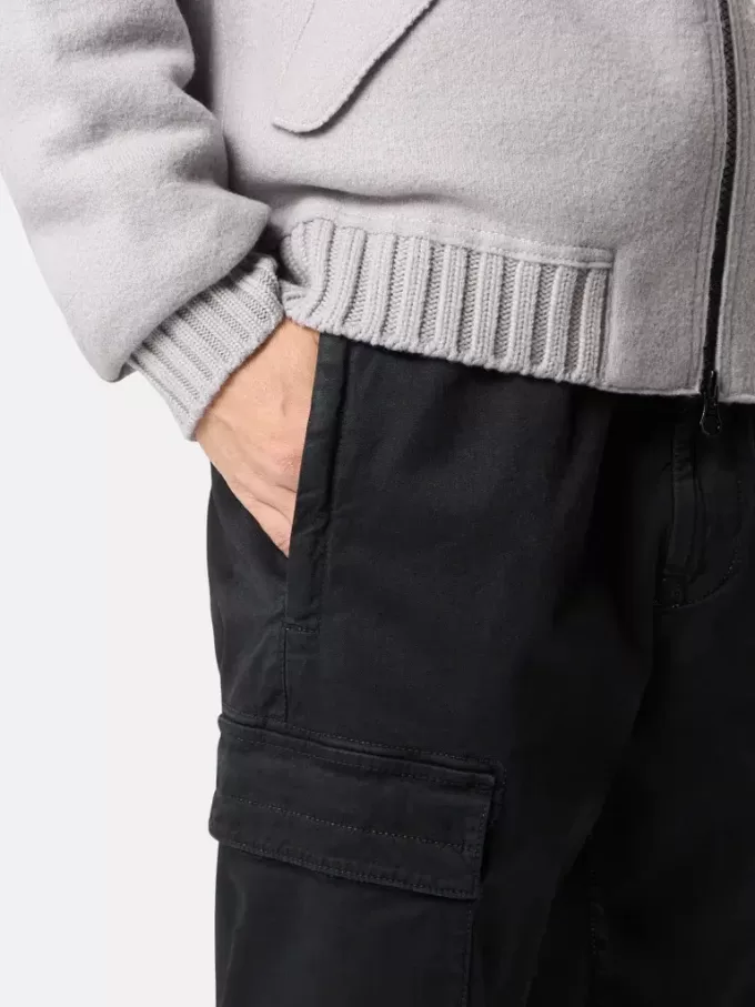 Pantaloni cargo dal taglio regolare e affusolato con elastico in vita Pantaloni cargo dal taglio regolare e affusolato con elastico in vita