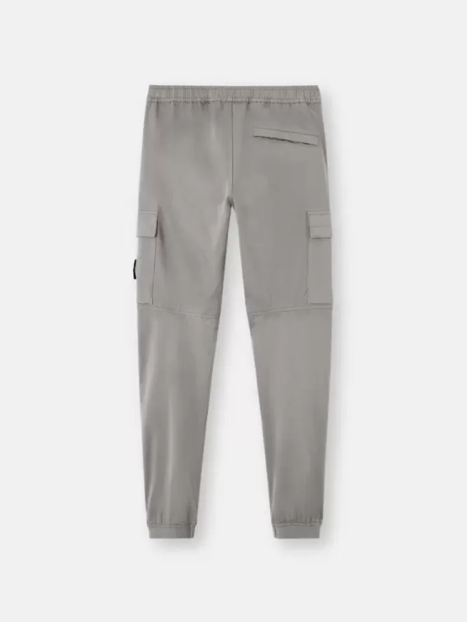 Pantaloni cargo dal taglio regolare e affusolato con elastico in vita Pantaloni cargo dal taglio regolare e affusolato con elastico in vita