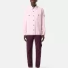Pantaloni cargo dalla vestibilità regolare con tasche angolari con cerniera. Pantaloni cargo dalla vestibilità regolare con tasche angolari con cerniera.