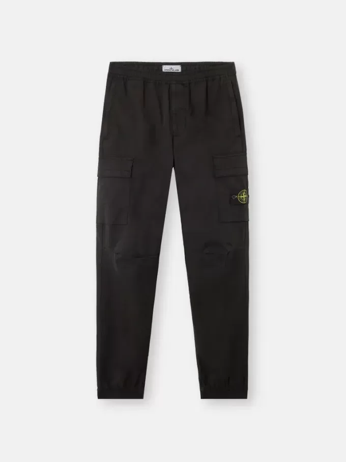 Pantaloni cargo dalla vestibilità regolare e affusolata con tasche con cerniera.