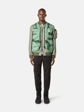 Pantaloni cargo dalla vestibilità regolare e affusolata con tasche con cerniera.