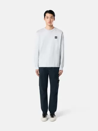 Pantaloni cargo dalla vestibilità regolare e affusolata con tasche con cerniera. Pantaloni cargo dalla vestibilità regolare e affusolata con tasche con cerniera.