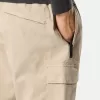 Pantaloni cargo dalla vestibilità regolare e affusolata con tasche con cerniera.