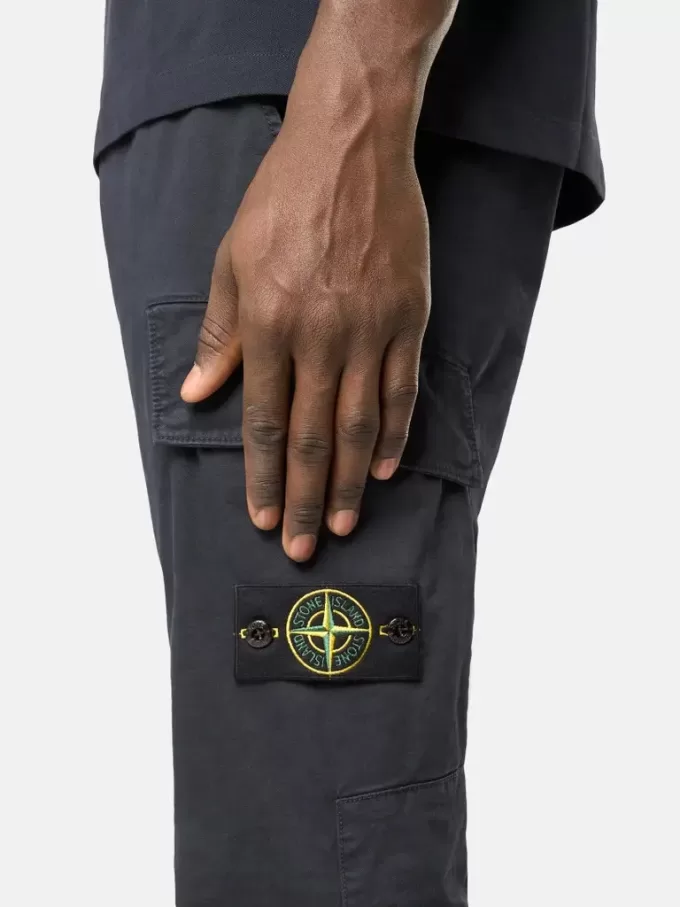 Pantaloni cargo skinny con tasche a scatto