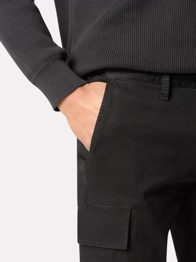 Pantaloni cargo skinny con tasche a scatto