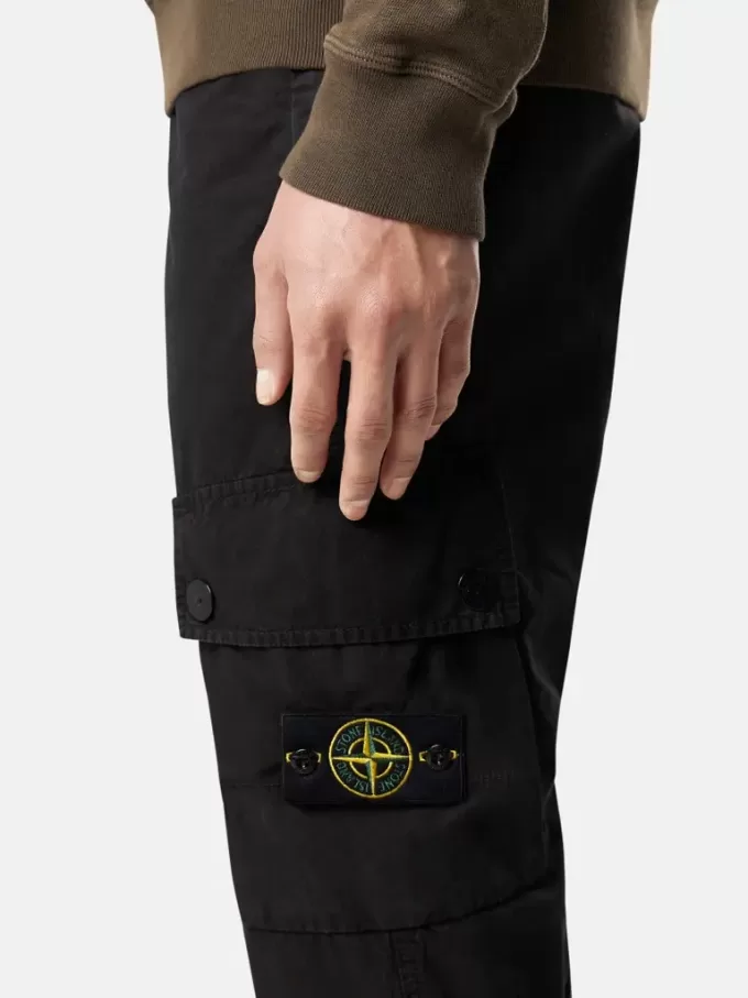 Pantaloni cargo slim fit con tasche con zip Pantaloni cargo slim fit con tasche con zip