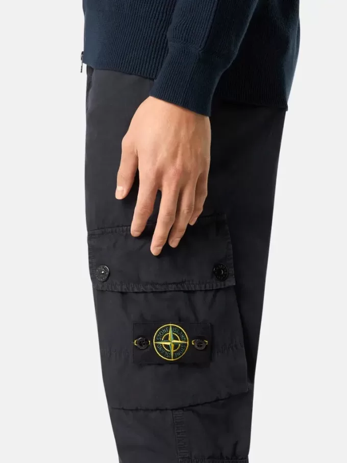Pantaloni cargo slim fit con tasche con zip Pantaloni cargo slim fit con tasche con zip