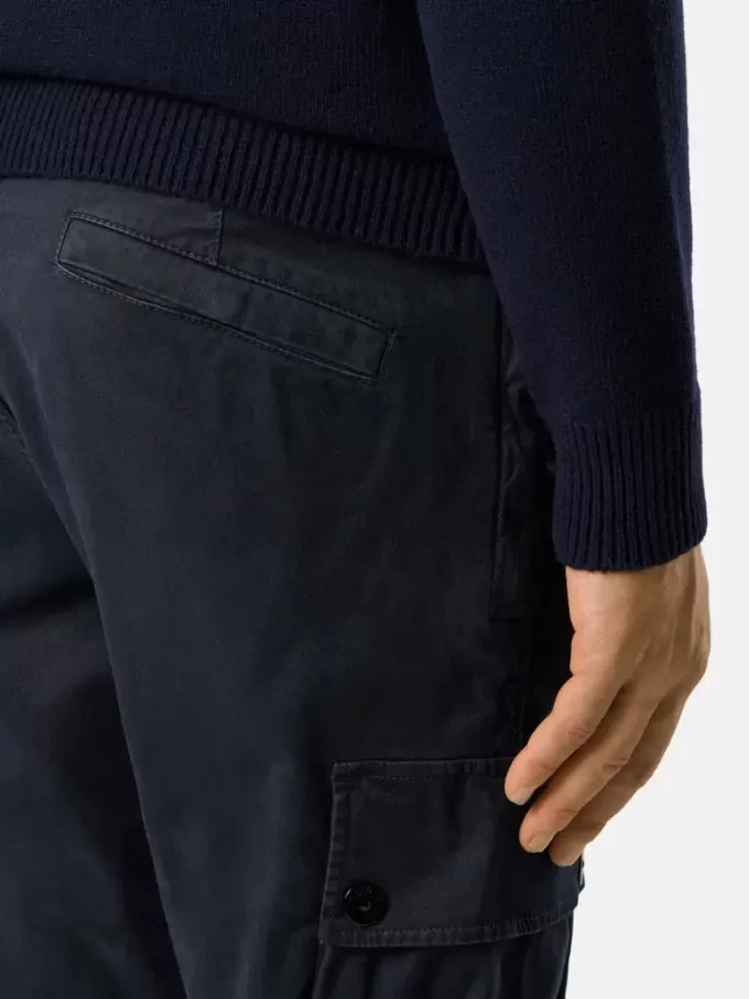 Pantaloni cargo slim fit con tasche con zip Pantaloni cargo slim fit con tasche con zip