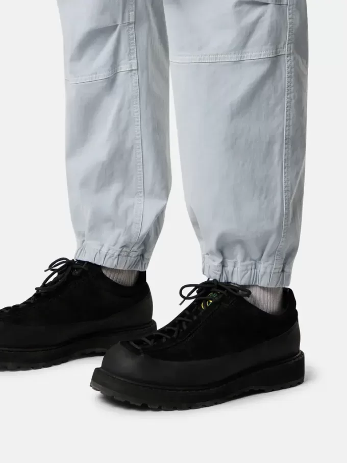 Pantaloni della tuta dal taglio ampio con tasche con bottone a pressione e cerniera