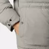 Parka in piuma con resistenza all’acqua e tasche con bottoni a pressione. Parka in piuma con resistenza all’acqua e tasche con bottoni a pressione.