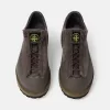 Sneaker stringata con bordo in gomma e suola carrarmato