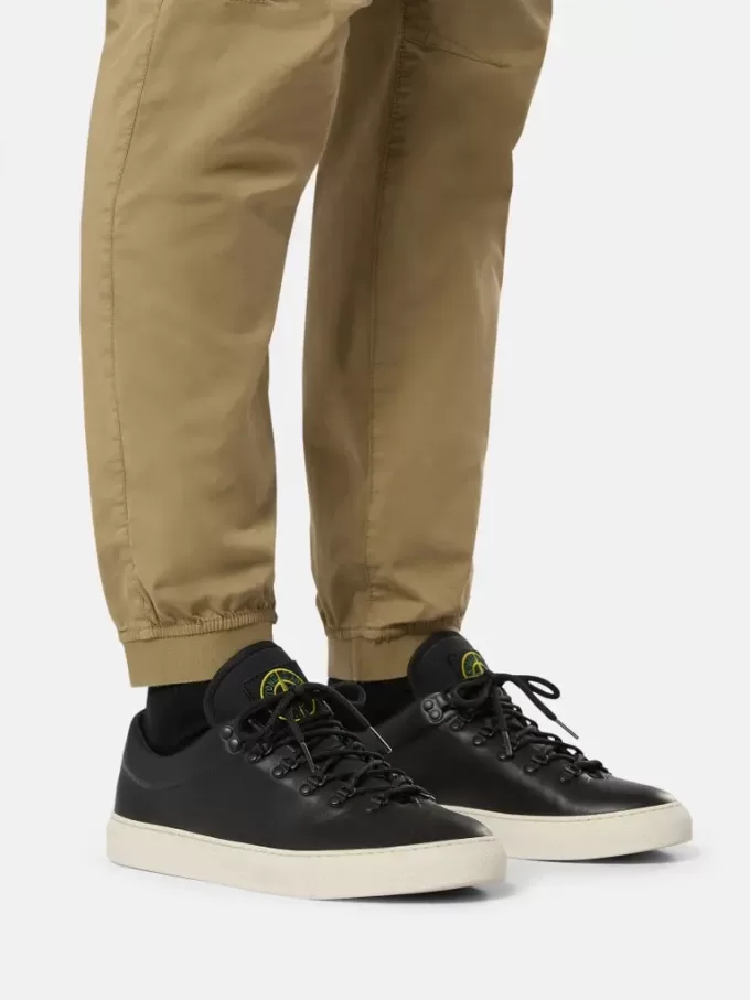 Sneaker stringata con logo Sneaker stringata con logo