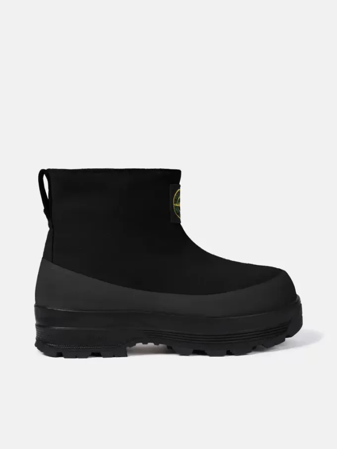 Stivaletto con suola Vibram® per l’assorbimento degli urti. Stivaletto con suola Vibram® per l’assorbimento degli urti.