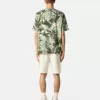 T-shirt a maniche corte con stampa “Scan Camo”. T-shirt a maniche corte con stampa “Scan Camo”.