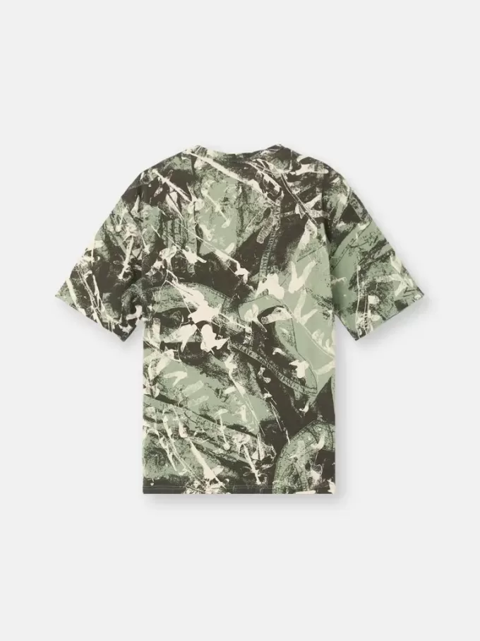 T-shirt a maniche corte con stampa “Scan Camo”. T-shirt a maniche corte con stampa “Scan Camo”.