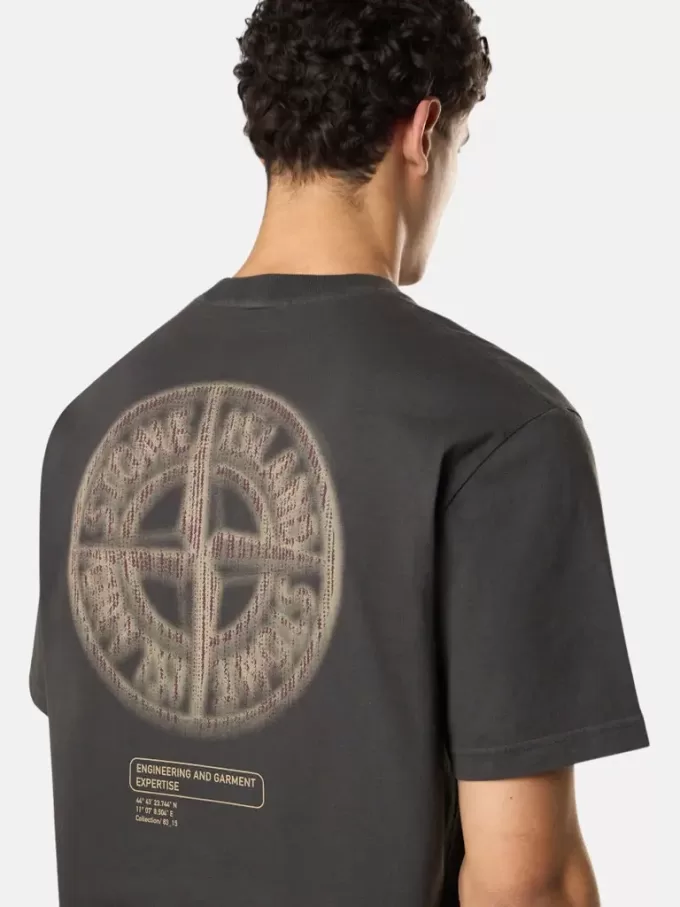 T-shirt a maniche corte dal taglio regolare con stampa “Bleeding Numbers” T-shirt a maniche corte dal taglio regolare con stampa “Bleeding Numbers”