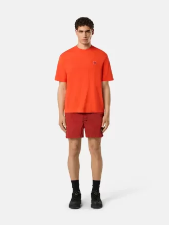 T-shirt a maniche corte dalla vestibilità regolare con patch Compass
