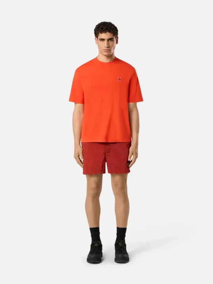 T-shirt a maniche corte dalla vestibilità regolare con patch Compass