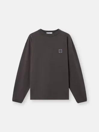 T-shirt a maniche lunghe dalla vestibilità regolare con toppa Compass tono su tono.